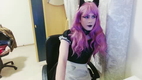 Snapshot of lilah_ts chatting on December 7, 7:27 pm lilah_ts online show from December 7, 7:27 pm