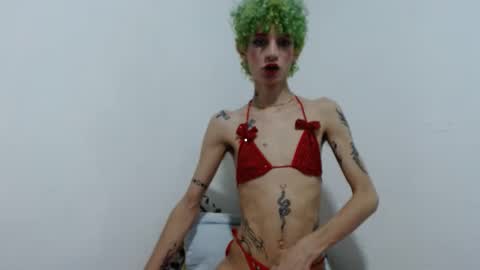 Snapshot of lilith_evil7 chatting on December 20, 7:28 pm lilith_evil7 online show from December 20, 7:28 pm