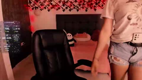 Snapshot of lilith_miller21 chatting on September 18, 9:31 pm lilith_miller21 online show from September 18, 9:31 pm