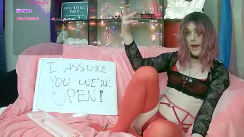 lillyVonT online show from November 15, 10:30 pm