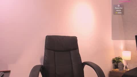Snapshot of lily_cash1 chatting on September 17, 7:08 pm lily_cash1 online show from September 17, 7:08 pm