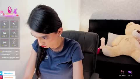 Snapshot of lily_cash1 chatting on September 29, 7:46 pm lily_cash1 online show from September 29, 7:46 pm