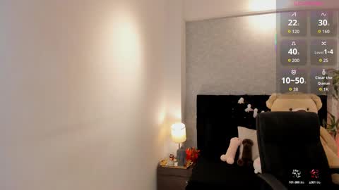 Snapshot of lily_cash1 chatting on October 1, 9:48 pm lily_cash1 online show from October 1, 9:48 pm