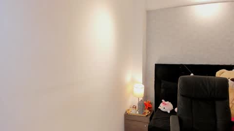 Snapshot of lily_cash1 chatting on October 3, 9:59 pm lily_cash1 online show from October 3, 9:59 pm