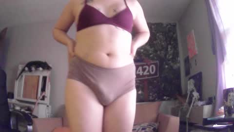 lilybvixen online show from October 14, 2:07 pm