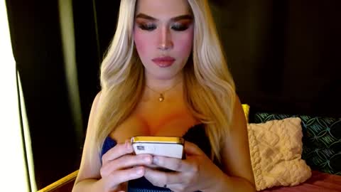 Snapshot of lilymonstercock chatting on January 23, 4:52 am IM YOUR TRUE GODESS Lilymonstercock online show from January 23, 4:52 am