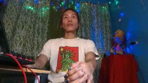 Snapshot of lingkure_69ts chatting on September 28, 8:46 am weng bustamante online show from September 28, 8:46 am
