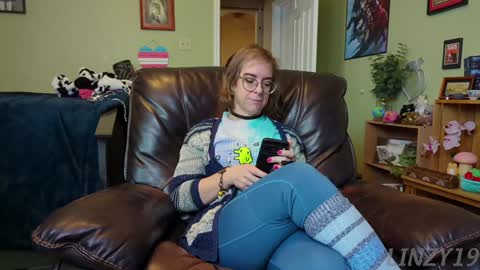 Linzy19 online show from January 28, 5:03 pm