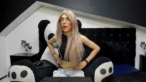 Lis  online show from March 1, 8:36 pm