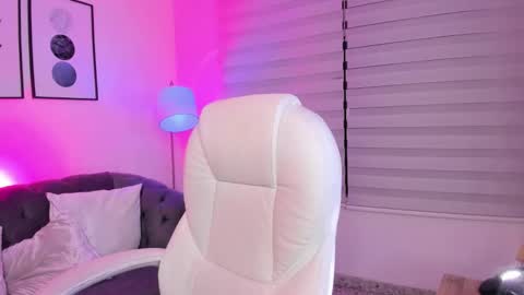 Snapshot of lissascarlett_1 chatting on September 19, 8:58 pm Lisssa online show from September 19, 8:58 pm