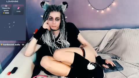 Snapshot of littlepinkcat chatting on February 24, 5:11 am Felix online show from February 24, 5:11 am