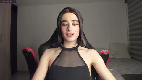 Snapshot of littlesissy_ chatting on December 4, 1:41 am Sofi online show from December 4, 1:41 am