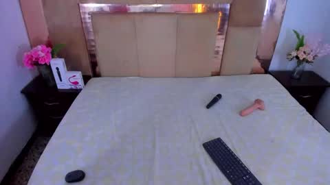 Liz  online show from October 22, 7:38 pm