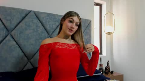 Snapshot of lizz_luna chatting on December 6, 1:38 pm lizz_luna online show from December 6, 1:38 pm