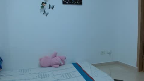 lolabloomx online show from November 6, 9:37 pm