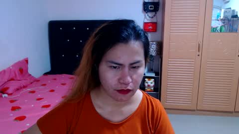 Snapshot of longasiansausage chatting on October 5, 9:43 am TOPwithEXTRABiG online show from October 5, 9:43 am