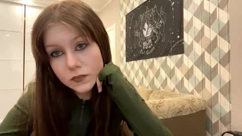 Snapshot of looking_me chatting on October 2, 5:30 am EVA online show from October 2, 5:30 am
