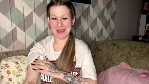 EVA online show from December 1, 6:54 pm