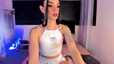 Snapshot of lorena_capelli_ chatting on February 4, 3:11 am lesly lorena online show from February 4, 3:11 am