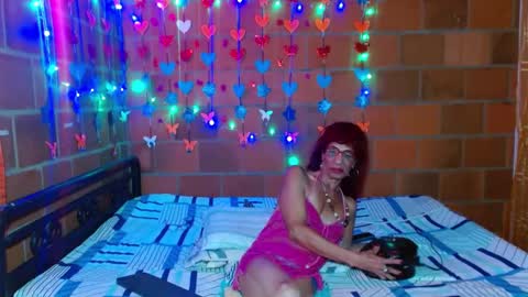 Snapshot of lorenacapelli chatting on February 6, 10:48 am Lorena Capelli online show from February 6, 10:48 am