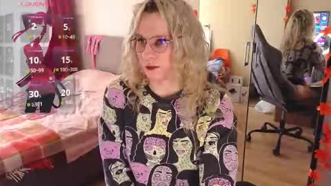 Lori -----------------------------------    online show from October 11, 1:13 pm