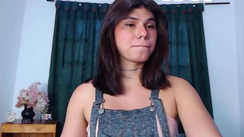 Snapshot of lorraine_baker chatting on December 2, 8:39 pm Lorraine online show from December 2, 8:39 pm