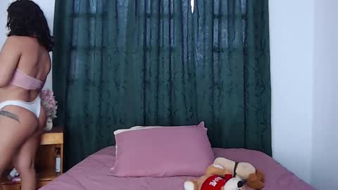 Snapshot of lorraine_baker chatting on December 21, 7:49 pm Lorraine online show from December 21, 7:49 pm