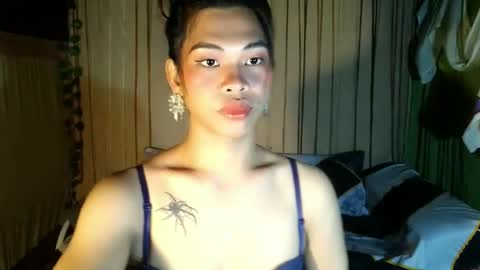 lovely_krizzy online show from February 4, 9:19 pm
