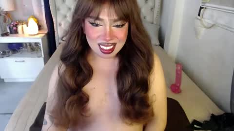 Snapshot of lovelymarie69 chatting on December 19, 7:29 pm Rebeca online show from December 19, 7:29 pm