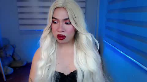 Snapshot of lovelymarie69 chatting on January 17, 6:25 pm Rebeca online show from January 17, 6:25 pm