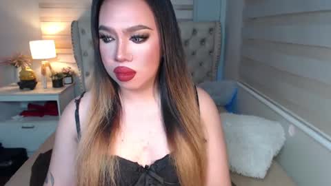 Snapshot of lovelymarie69 chatting on February 17, 5:21 pm Rebeca online show from February 17, 5:21 pm