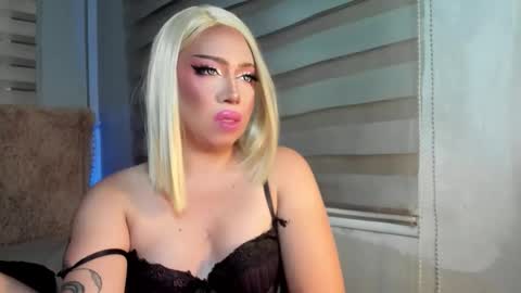 Snapshot of lovelymarie69 chatting on September 11, 5:43 pm Rebeca online show from September 11, 5:43 pm