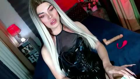 lovelymiss_shyna11 online show from October 11, 9:11 am