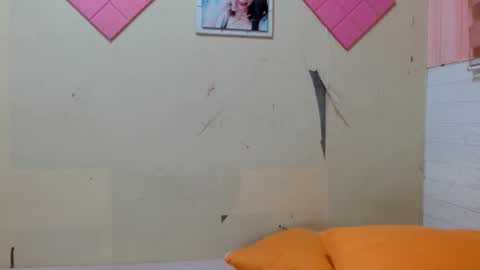 lovelypetitebigcock online show from October 12, 11:57 am