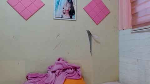 lovelypetitebigcock online show from October 17, 12:25 am