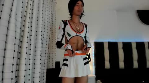 loverisu online show from December 15, 9:53 pm