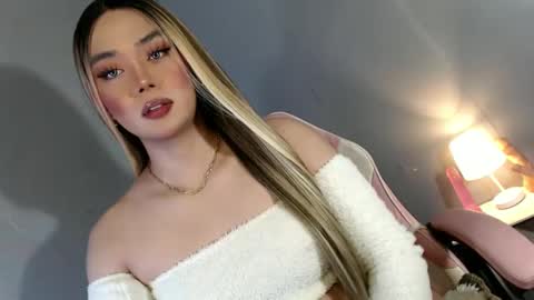 Snapshot of lovers_moon22 chatting on December 2, 9:34 pm lovers moon22 online show from December 2, 9:34 pm