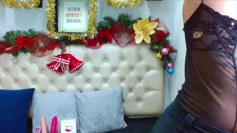 Snapshot of lucia_marks chatting on December 29, 5:01 pm Lucia Marks online show from December 29, 5:01 pm