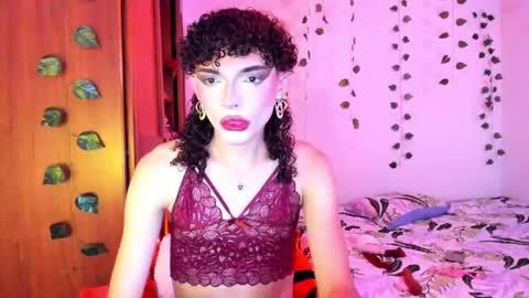 Snapshot of lucianromeo17 chatting on October 5, 4:24 am Lucy or Lucian 3 Come to my social Links3 online show from October 5, 4:24 am