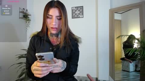 luciiana online show from December 12, 4:15 am