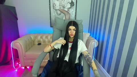 Monika online show from February 5, 1:44 pm