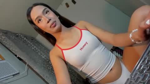 lucy_shane online show from January 4, 3:49 pm