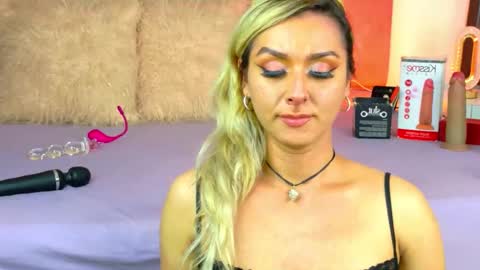 lunitadiva online show from January 18, 7:55 pm