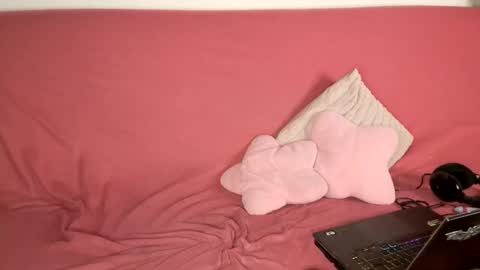 Snapshot of luros_modasy chatting on February 5, 8:35 pm Luros Modasy online show from February 5, 8:35 pm