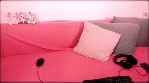 lurosincubus online show from March 2, 7:15 am