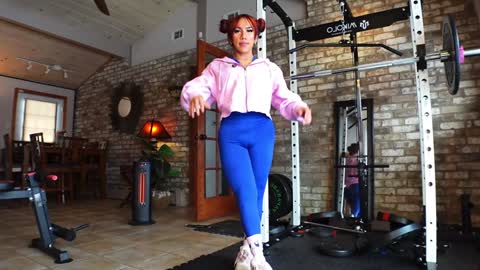 Snapshot of lushianafitness chatting on January 6, 3:40 pm SHOWS ALL MONDAY WEDNESDAYFRIDAYSATURDAY IN THE MORNING online show from January 6, 3:40 pm