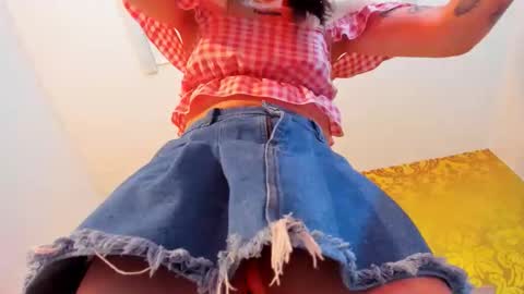 lux_royse online show from May 15, 10:51 pm