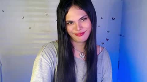 Snapshot of maddiejackson chatting on December 18, 3:22 pm Im ZY DONT FORGET TO FOLLOW ME - online show from December 18, 3:22 pm