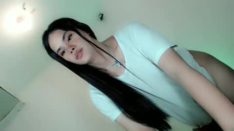 Snapshot of maddiejackson chatting on January 27, 6:52 am Im ZY DONT FORGET TO FOLLOW ME - online show from January 27, 6:52 am