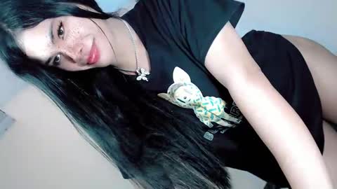 Snapshot of maddiejackson chatting on February 7, 10:20 pm Im ZY DONT FORGET TO FOLLOW ME - online show from February 7, 10:20 pm